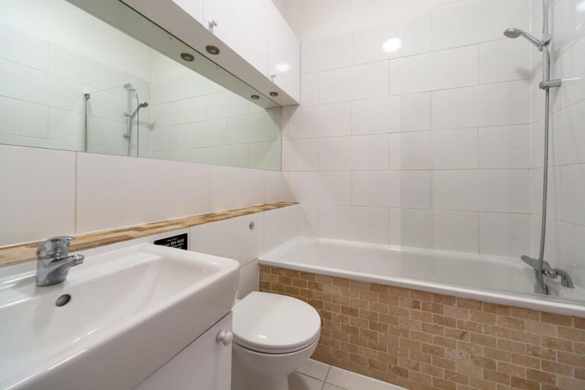 Lovely 2 Bedroom Apartment In Tooting 런던 외부 사진