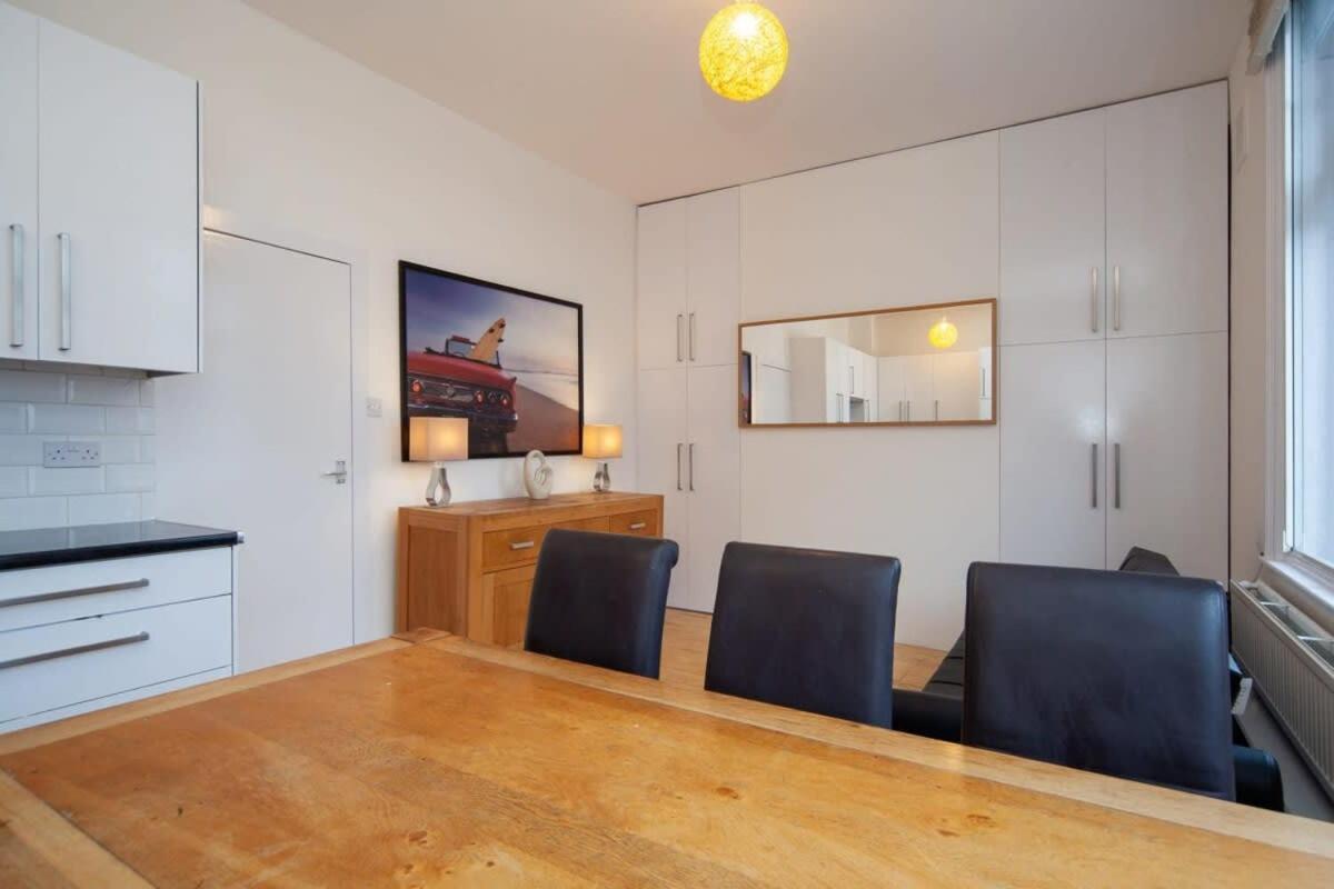 Lovely 2 Bedroom Apartment In Tooting 런던 외부 사진