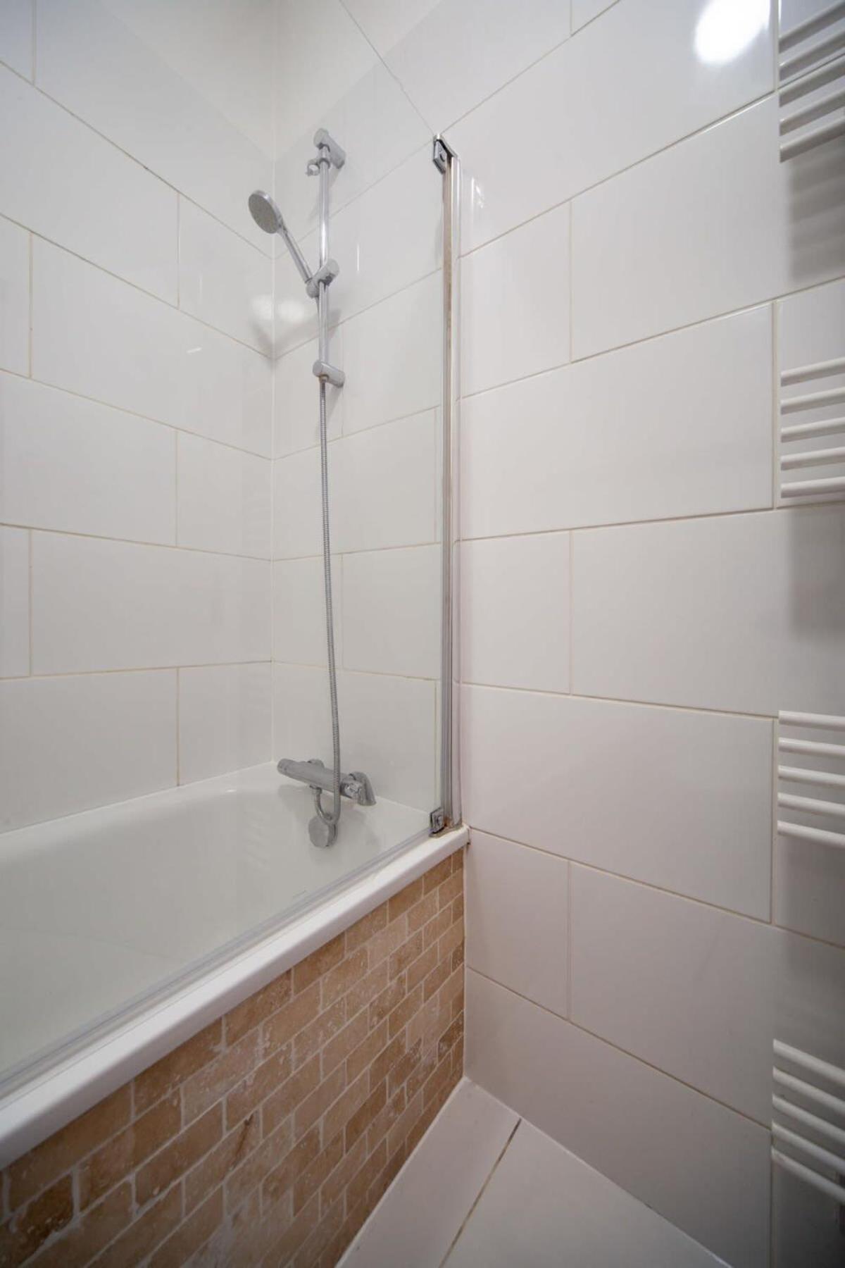 Lovely 2 Bedroom Apartment In Tooting 런던 외부 사진